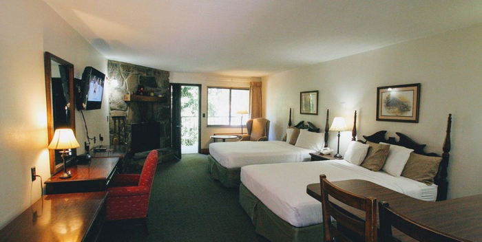 Brookside Lodge (Brookside Motel and Ranch House) - Web Listing (newer photo)
